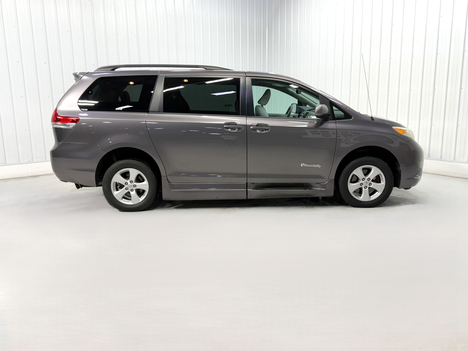 Used 2014 Toyota Sienna LE with VIN 5TDKK3DC4ES431566 for sale in Savage, MN