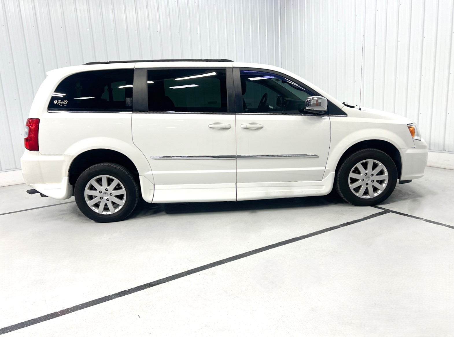 Used 2011 Chrysler Town & Country Touring-L with VIN 2A4RR8DG0BR712062 for sale in Savage, Minnesota