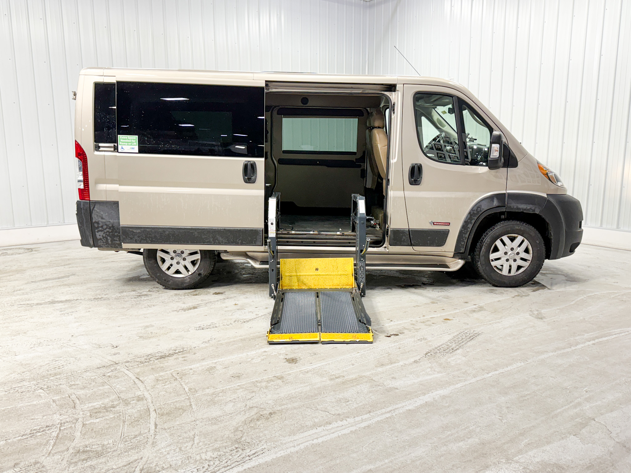 RAM PROMASTER 1500 LRRWHB