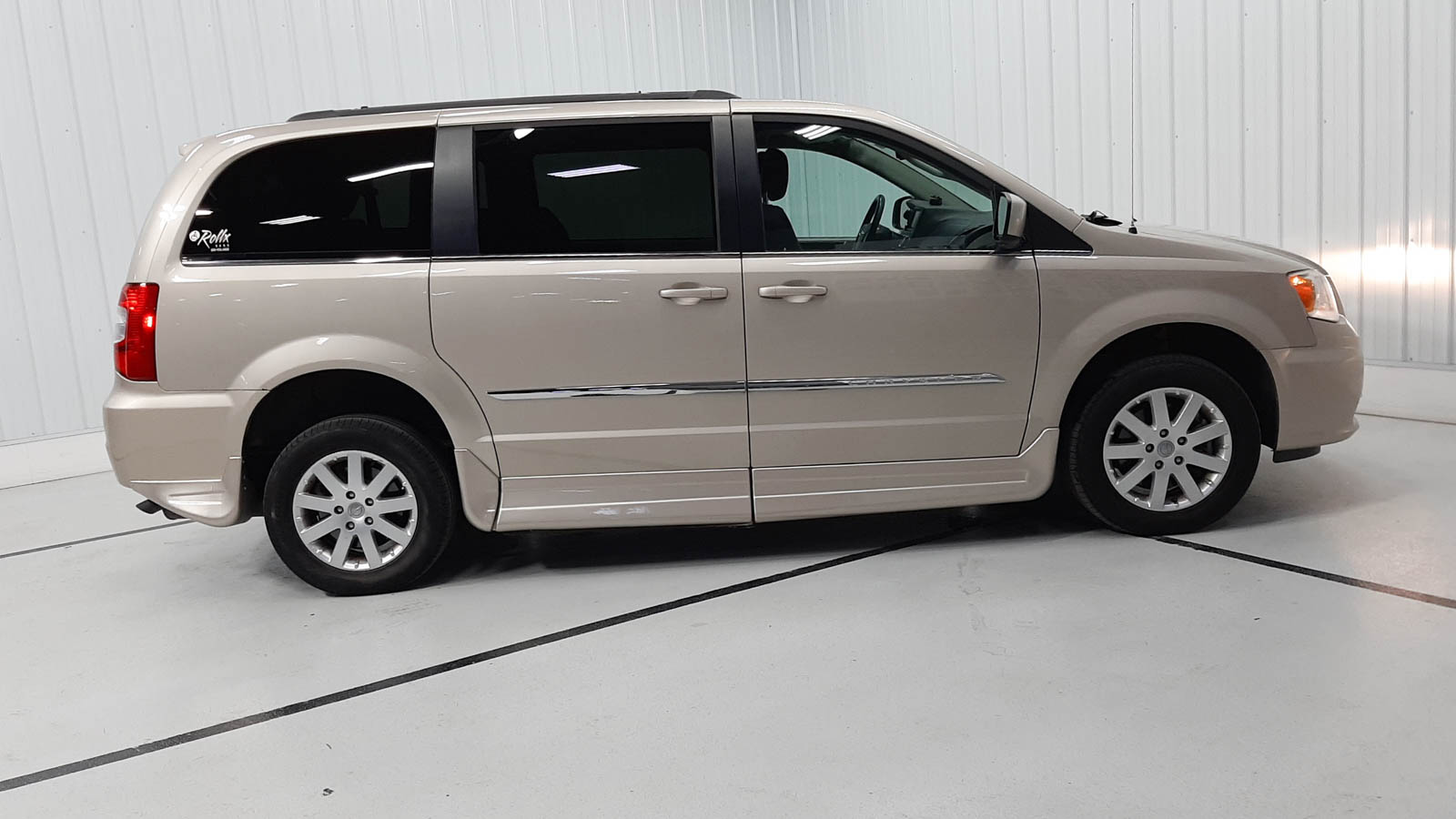 Used 2016 Chrysler Town & Country Touring with VIN 2C4RC1BG0GR281411 for sale in Savage, Minnesota