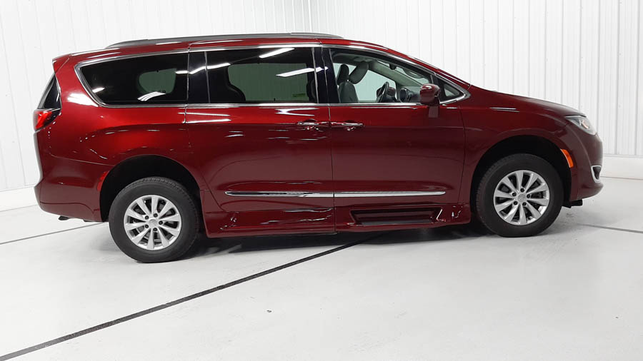 Used 2017 Chrysler Pacifica Touring-L with VIN 2C4RC1BG3HR583793 for sale in Savage, Minnesota