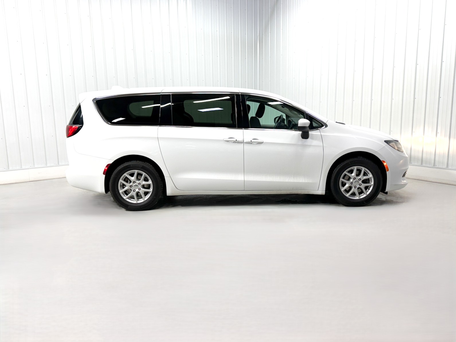 Used 2017 Chrysler Pacifica Touring with VIN 2C4RC1DG9HR508111 for sale in Savage, Minnesota