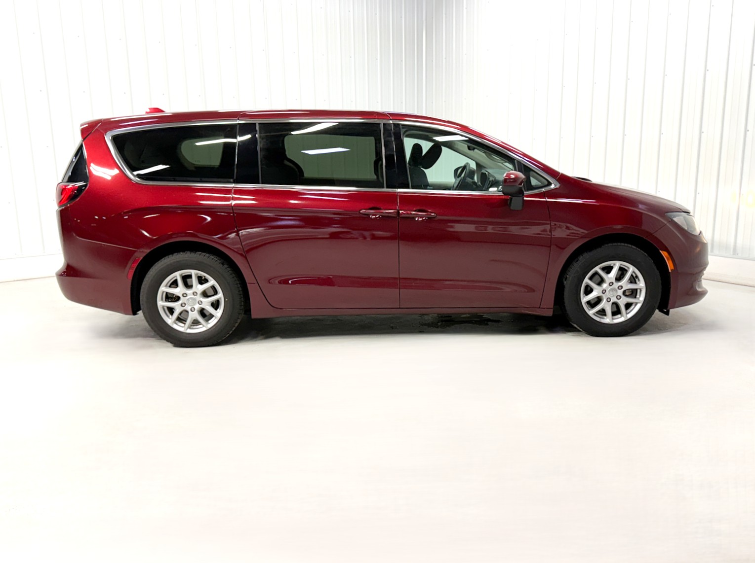 Used 2017 Chrysler Pacifica Touring with VIN 2C4RC1DG0HR517831 for sale in Savage, MN