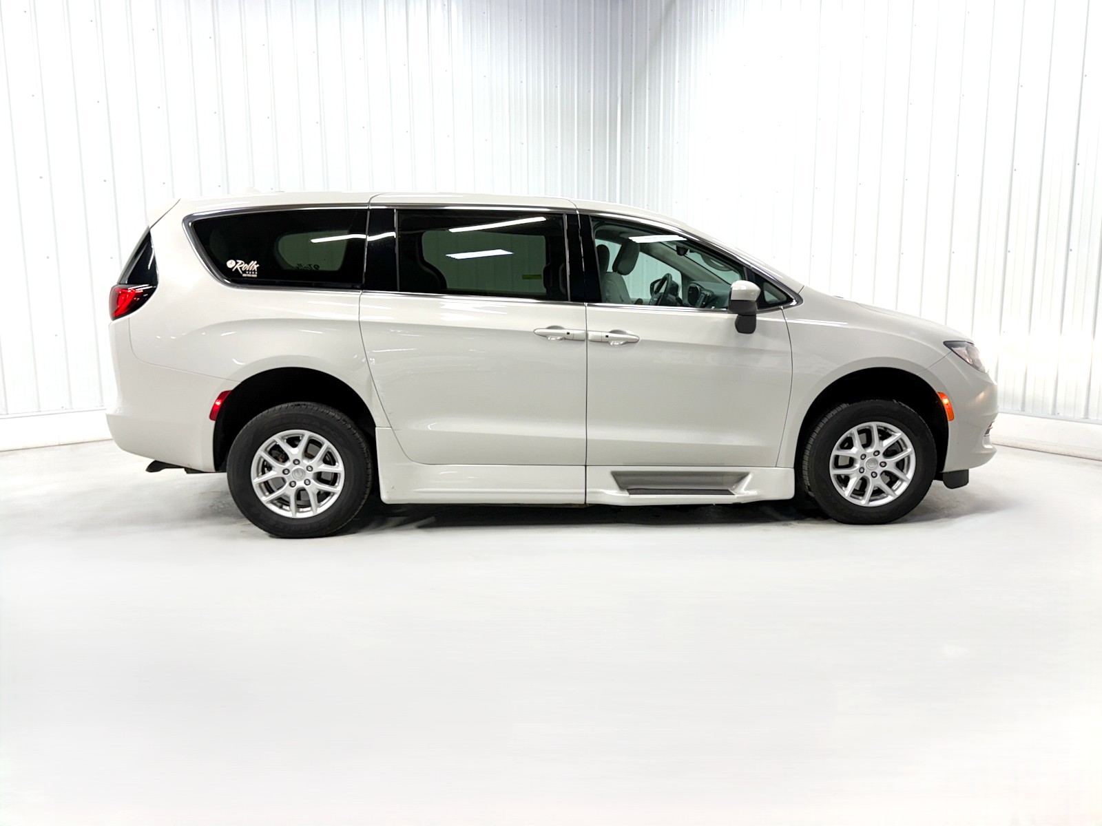 Used 2017 Chrysler Pacifica Touring with VIN 2C4RC1DG3HR571799 for sale in Savage, Minnesota