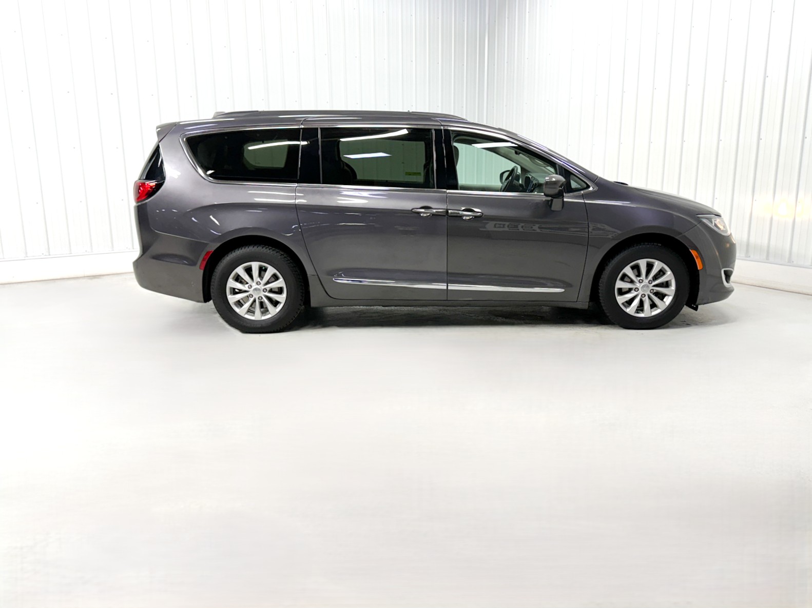 Used 2017 Chrysler Pacifica Touring-L with VIN 2C4RC1BG3HR503439 for sale in Savage, MN