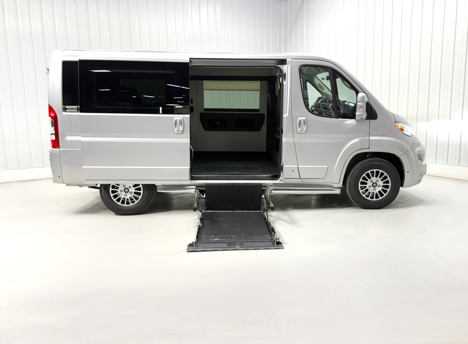 RAM PROMASTER 1500 LRRWHB